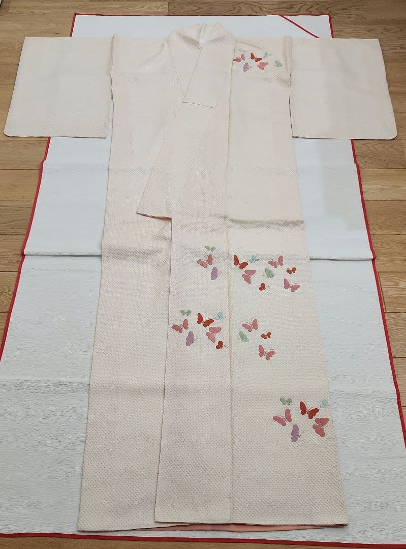 未使用に近い　総絞り刺繍訪問着　蝶々　淡い桜色　付け下げ　阪急扱い　正絹