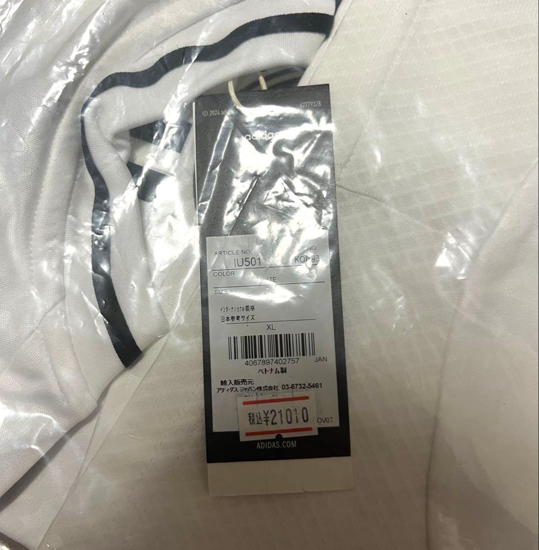 正規品　レアルマドリード　ヴィニシウス　ユニフォーム　CLパッチ付　XL