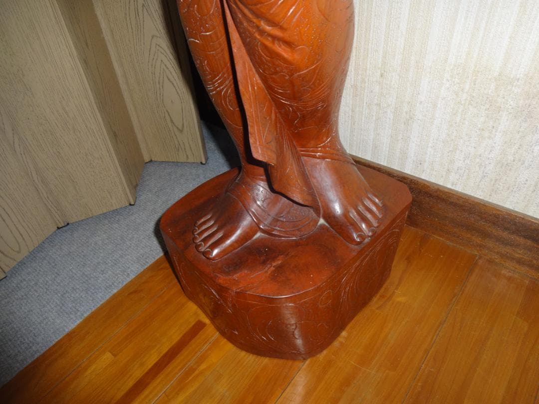 インドネシア　バリ島　木彫り人形（特大） ＊背中の写真、要確認