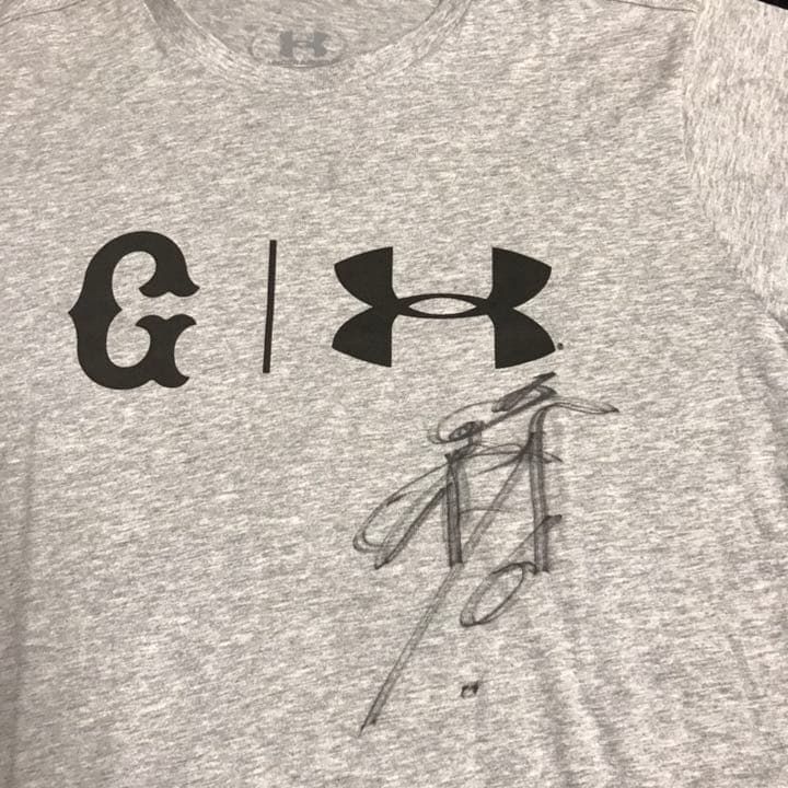 坂本勇人 サイン入り Tシャツ ジャイアンツ 巨人 アンダーアーマー