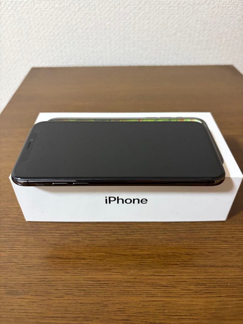 iPhone xs 美品　スペースグレーイ　simフリー　64GB