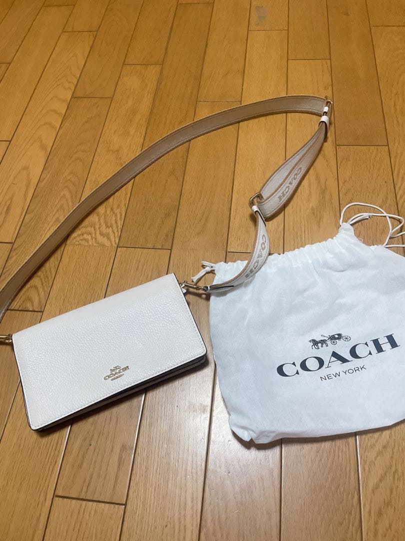 COACH ホワイトレザー ショルダーバッグ スマホショルダー ウォレット