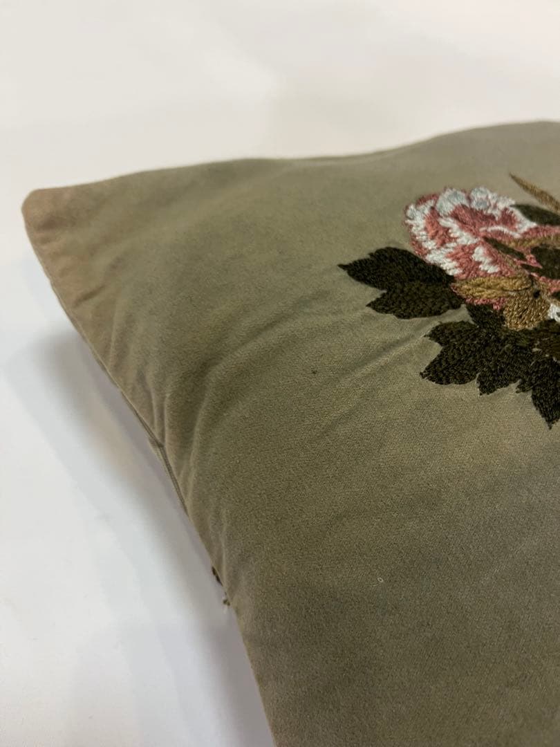 Chatav ectabit 花刺繍 グレー クッションカバー