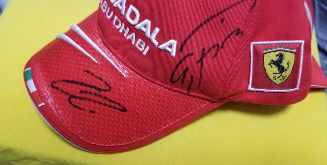 ライコネン　フィジケラ　2009年　直筆サイン　サイン　帽子　キャップ　非売品