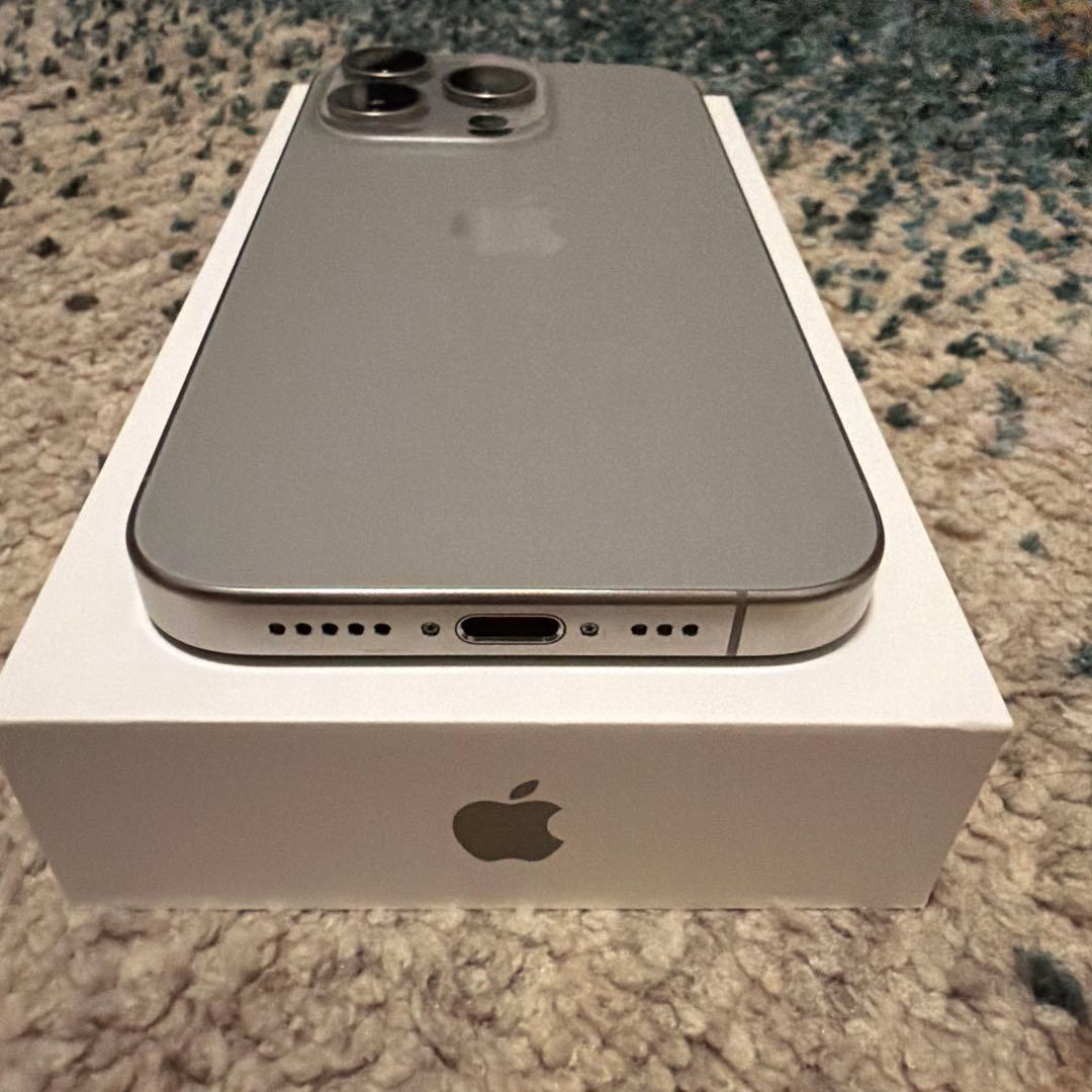 バッテリー90% iPhone 15 Pro 128GB ナチュラルチタニウム