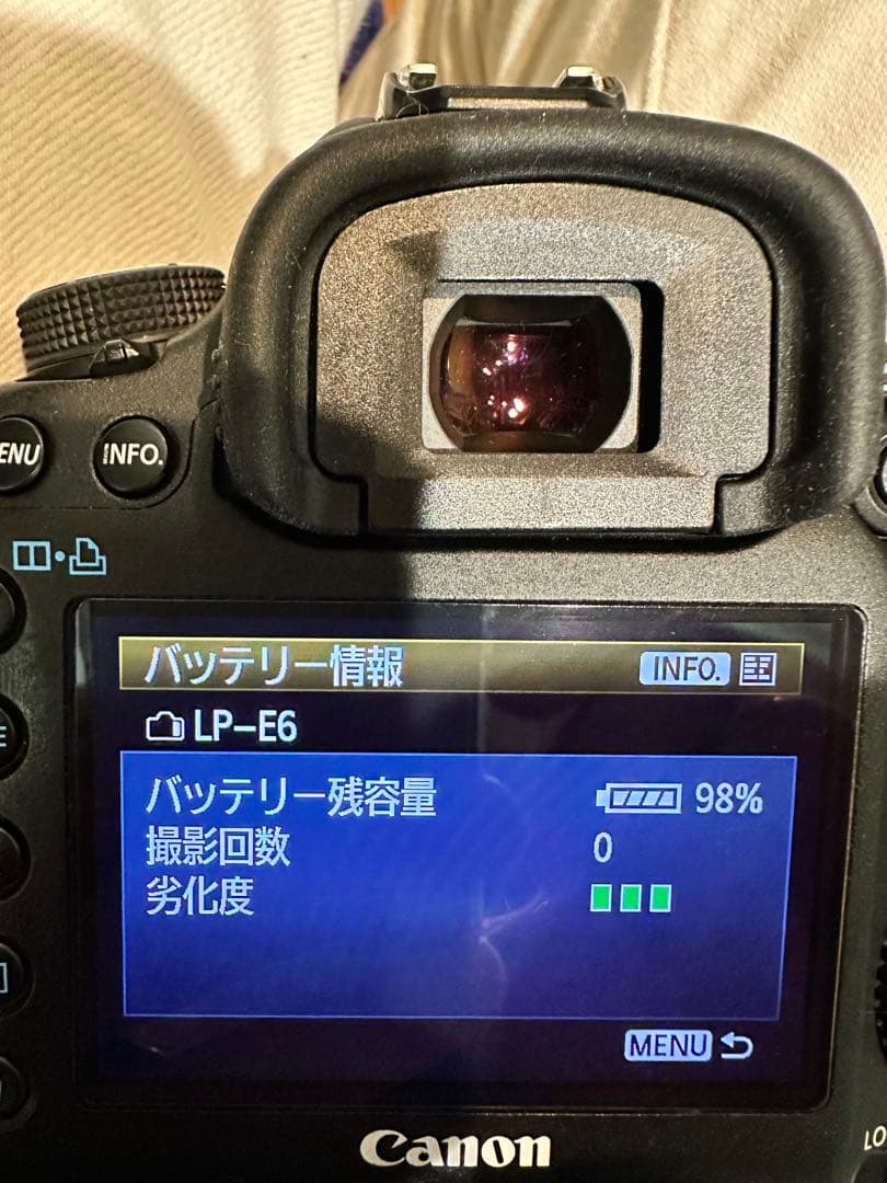 Canon EOS 5D Mark III 本体と付属品
