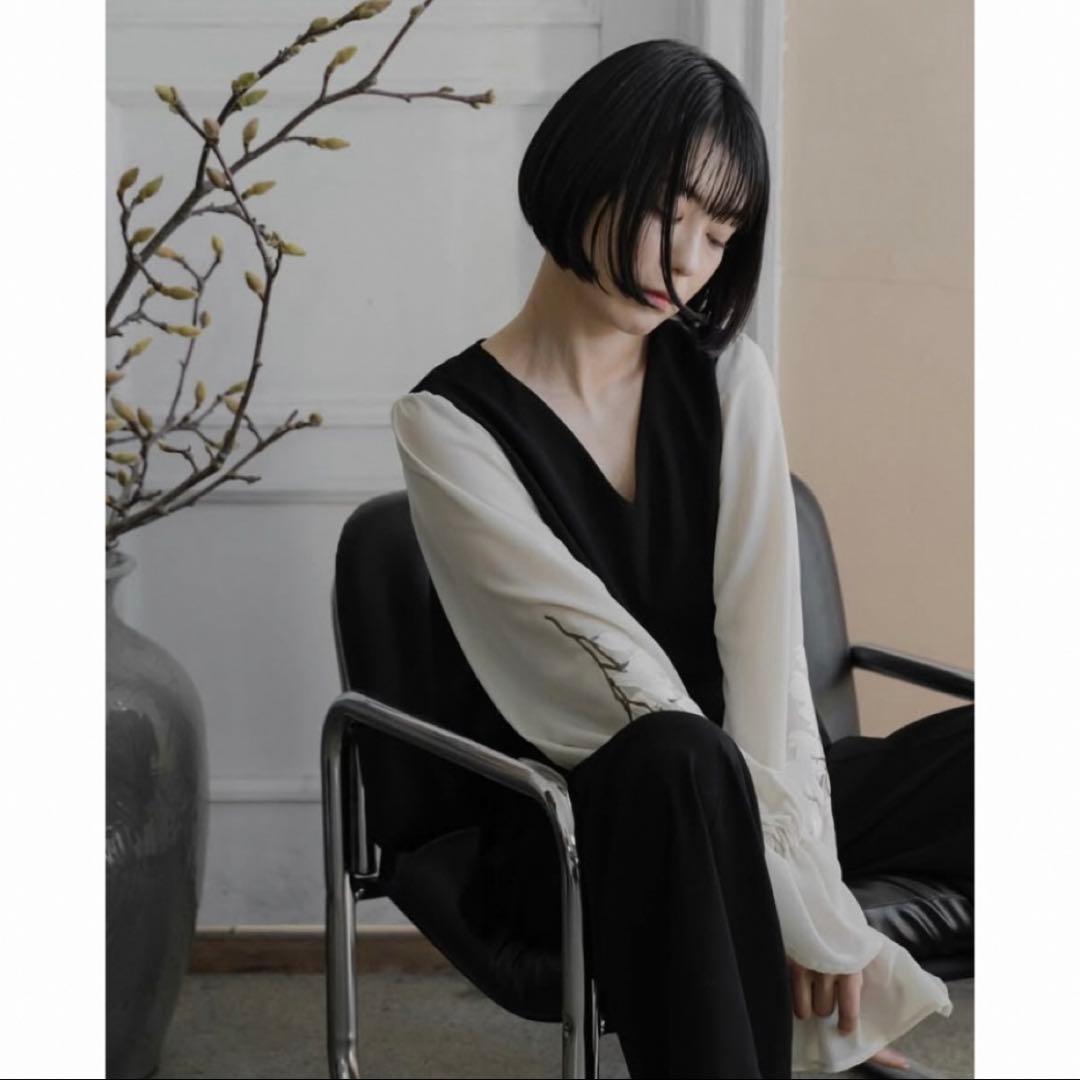 ニナiCONOLOGY 花を着るブラウス 白木蓮　サイズ１ 完売品