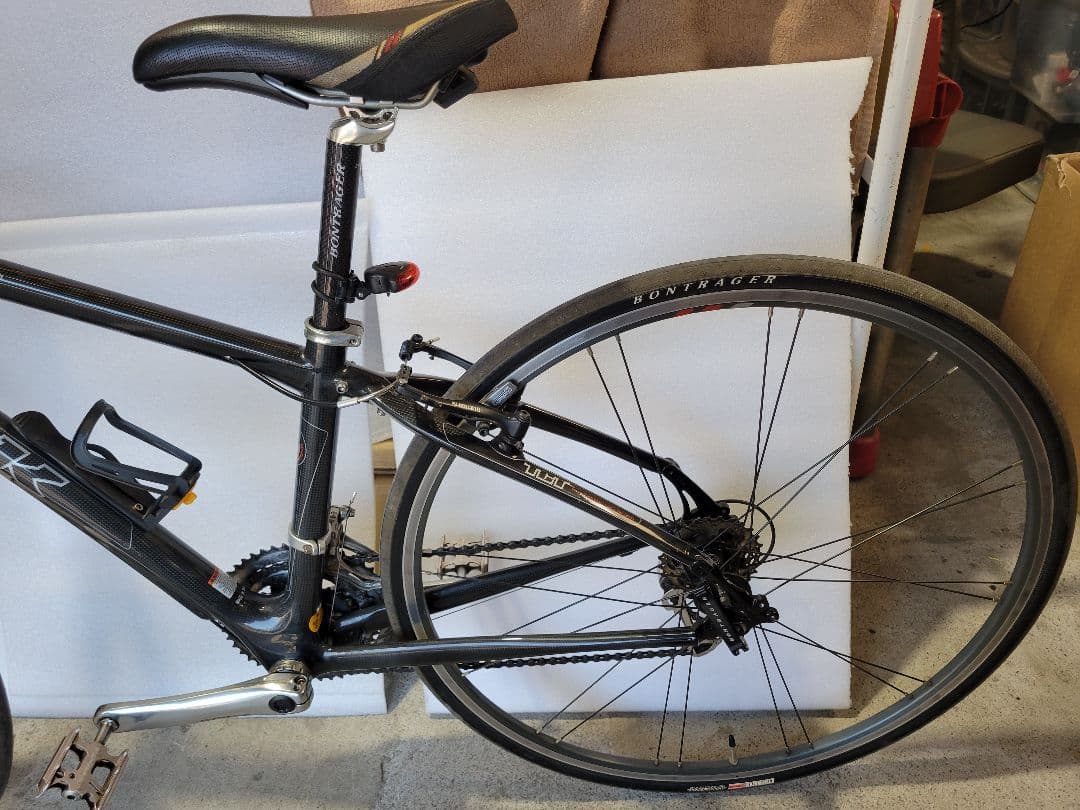 TREK 7.9FX フルカーボンクロスバイク中古品