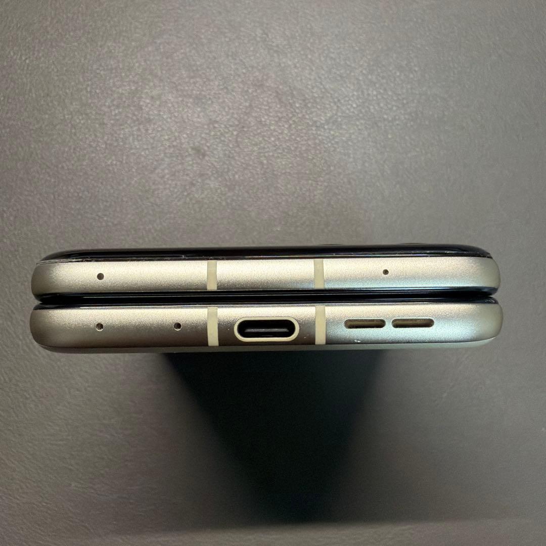 Motorola razr50 Android スマートフォン本体 ベージュ