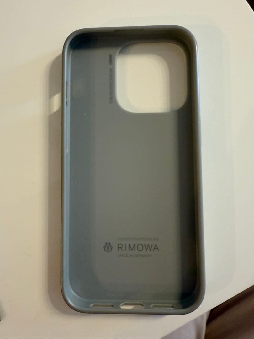 RIMOWA iPhone15pro用ケース グレー ストライプ