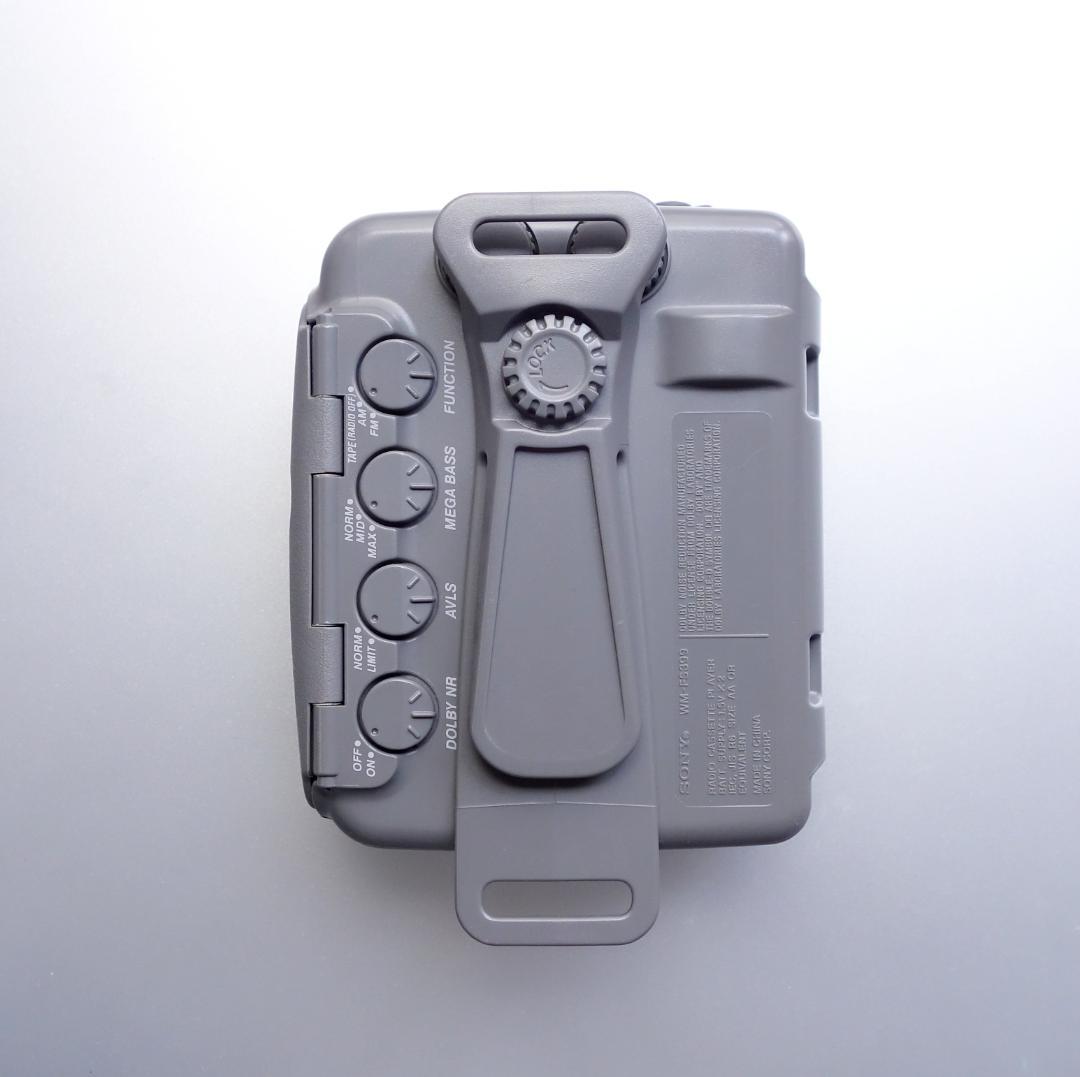 【動作整備品】希少 WM-FS399 ソニー スポーツ ウォークマン ラジオ付