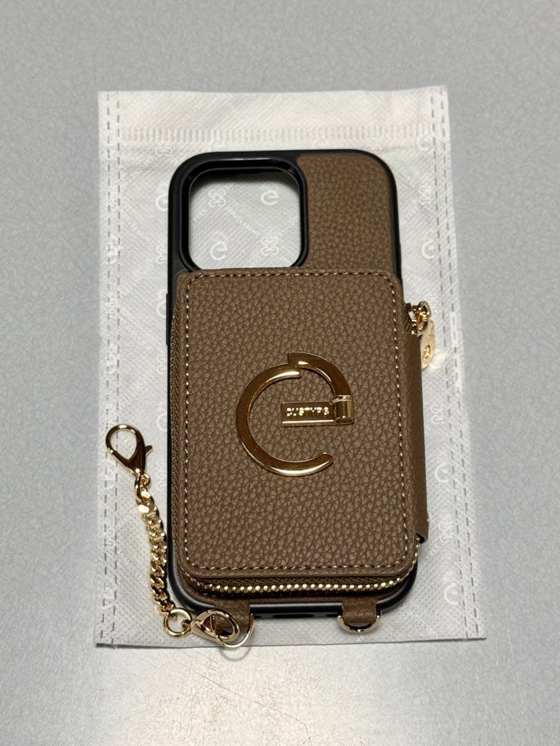 美品★CUSTYPE スマホケース モカ iPhone16pro