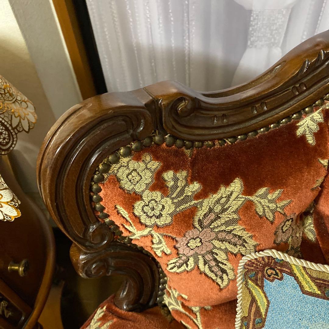 金華山　イタリア　クラシック赤色ベルベットアームソファ