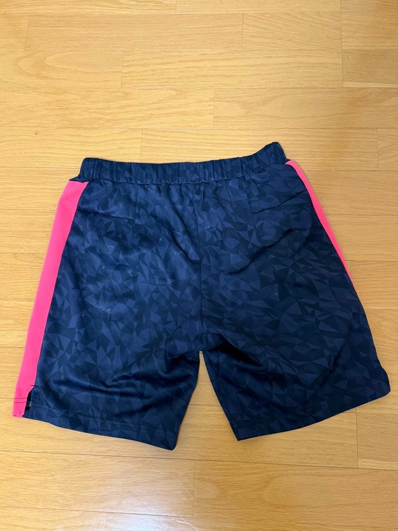 バドミントン ハーフパンツ Mサイズ ほぼ新品