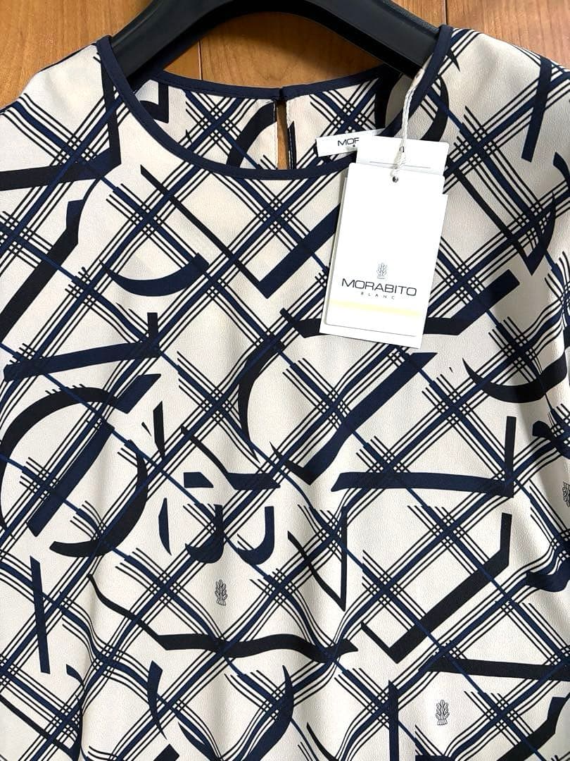 新品訳あり　モラビトブラン　カタログ掲載ロゴプリントブラウス¥63,800