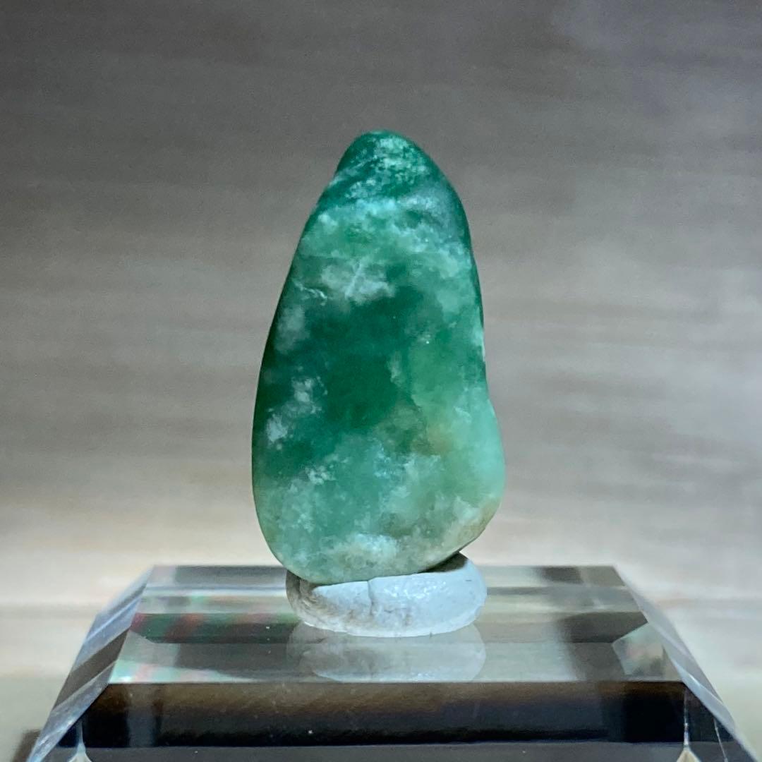 【専用品】糸魚川翡翠　ロウカン宝石質 翡翠　翡翠輝石　原石　3.2ｇ