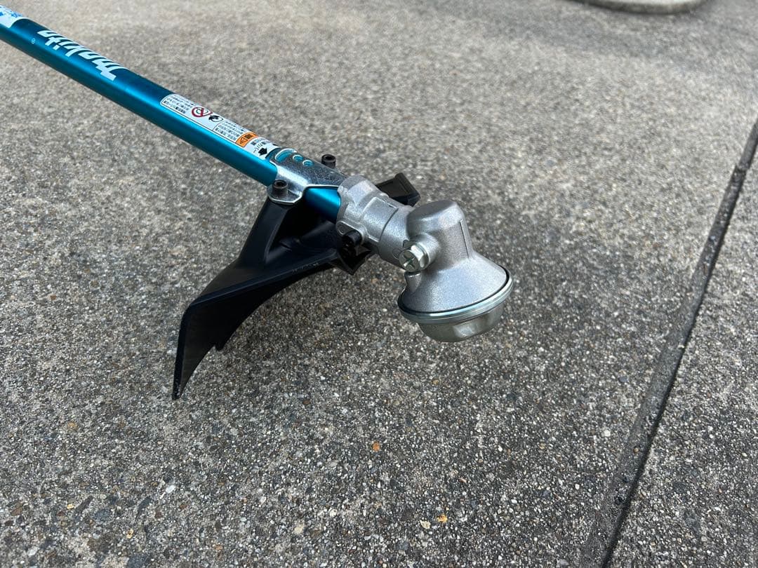 Makita 充電式草芝刈機