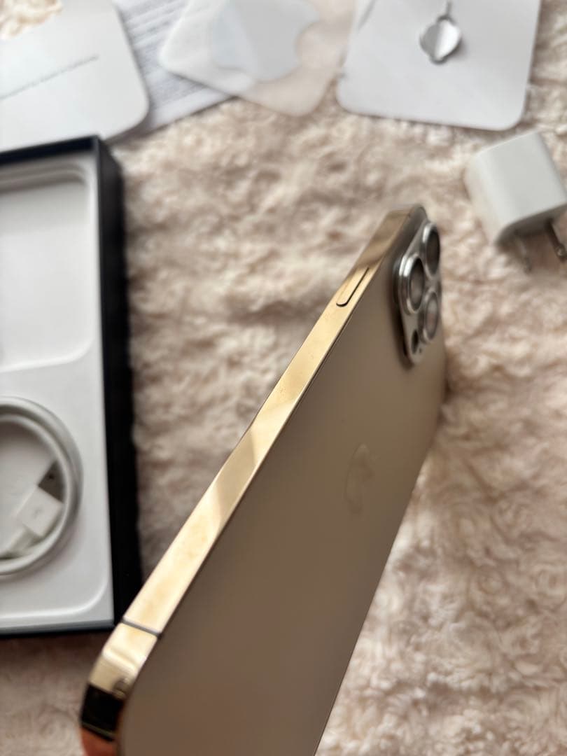 Apple iPhone 13 Pro Max ゴールド 本体 256GB