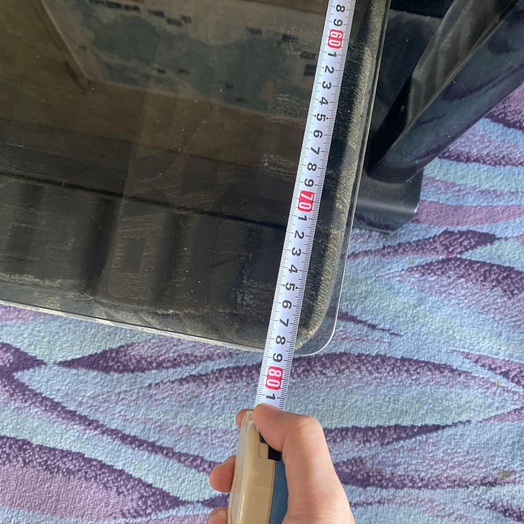 ガラス天板の幾何学模様コーヒーテーブル