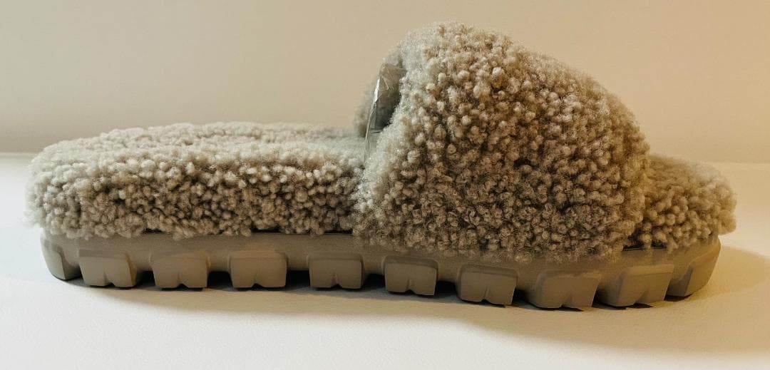 【新品】UGG COZETTA CURLY ボアサンダル GOA 24cm