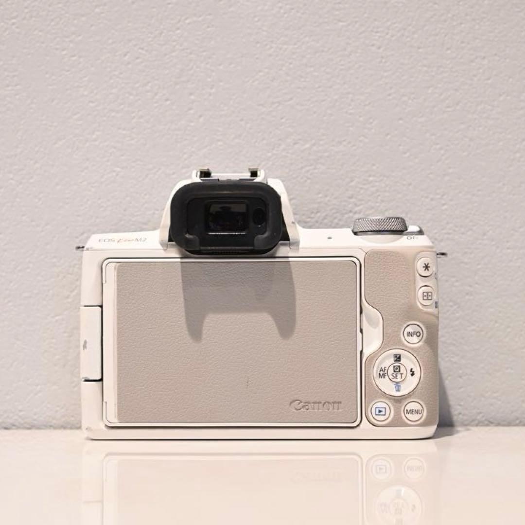 Canon EOS KISSM2 ダブルズームレンズキット　レンズ他3本付き