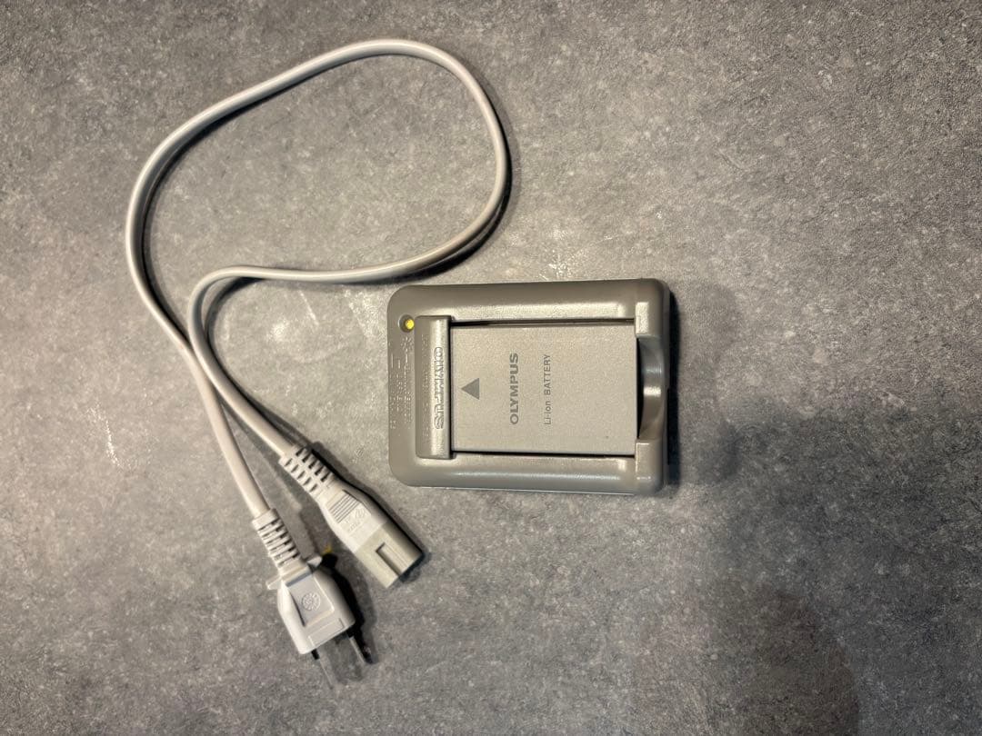 OLYMPUS OM-D ミラーレスカメラ 14-42mmレンズ付