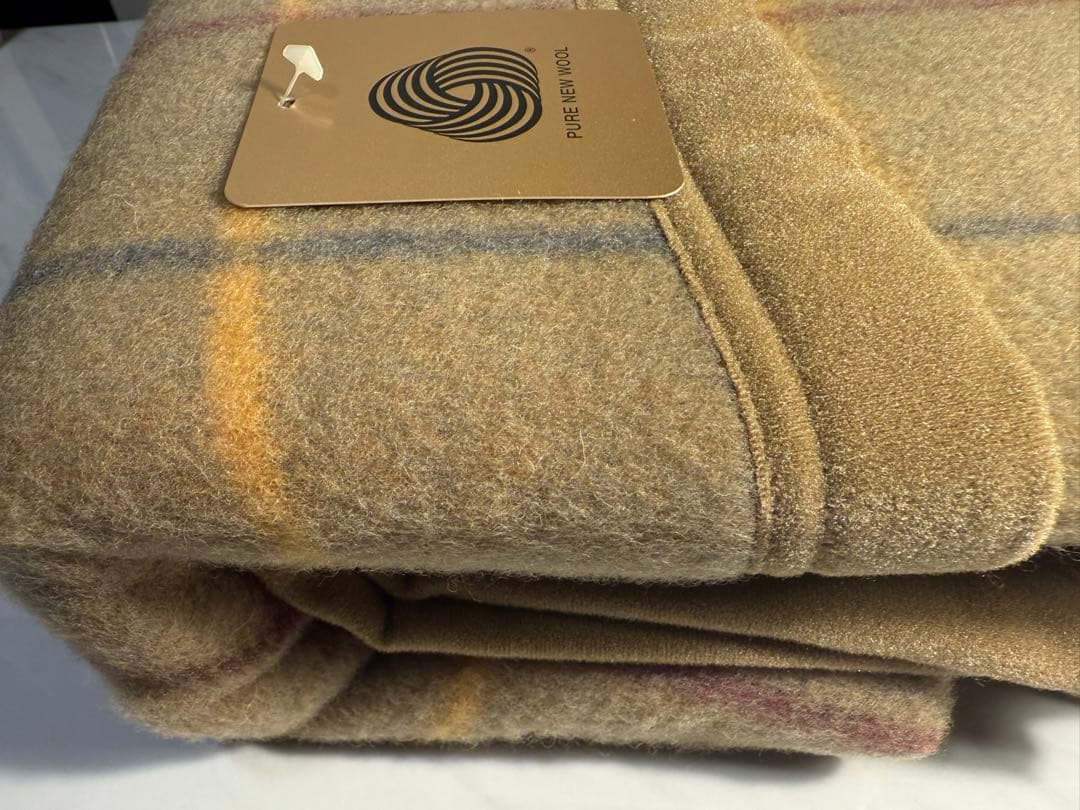 【BURBERRY × 西川産業】ラムウール100％ブランケット（日本製）