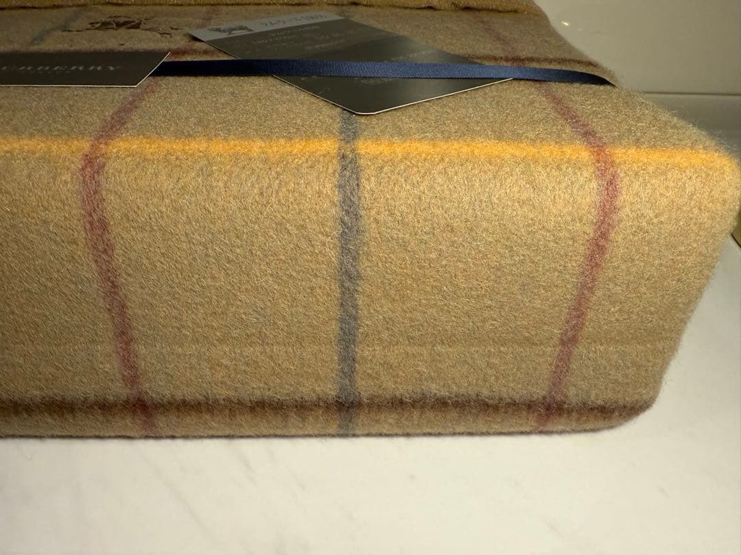 【BURBERRY × 西川産業】ラムウール100％ブランケット（日本製）