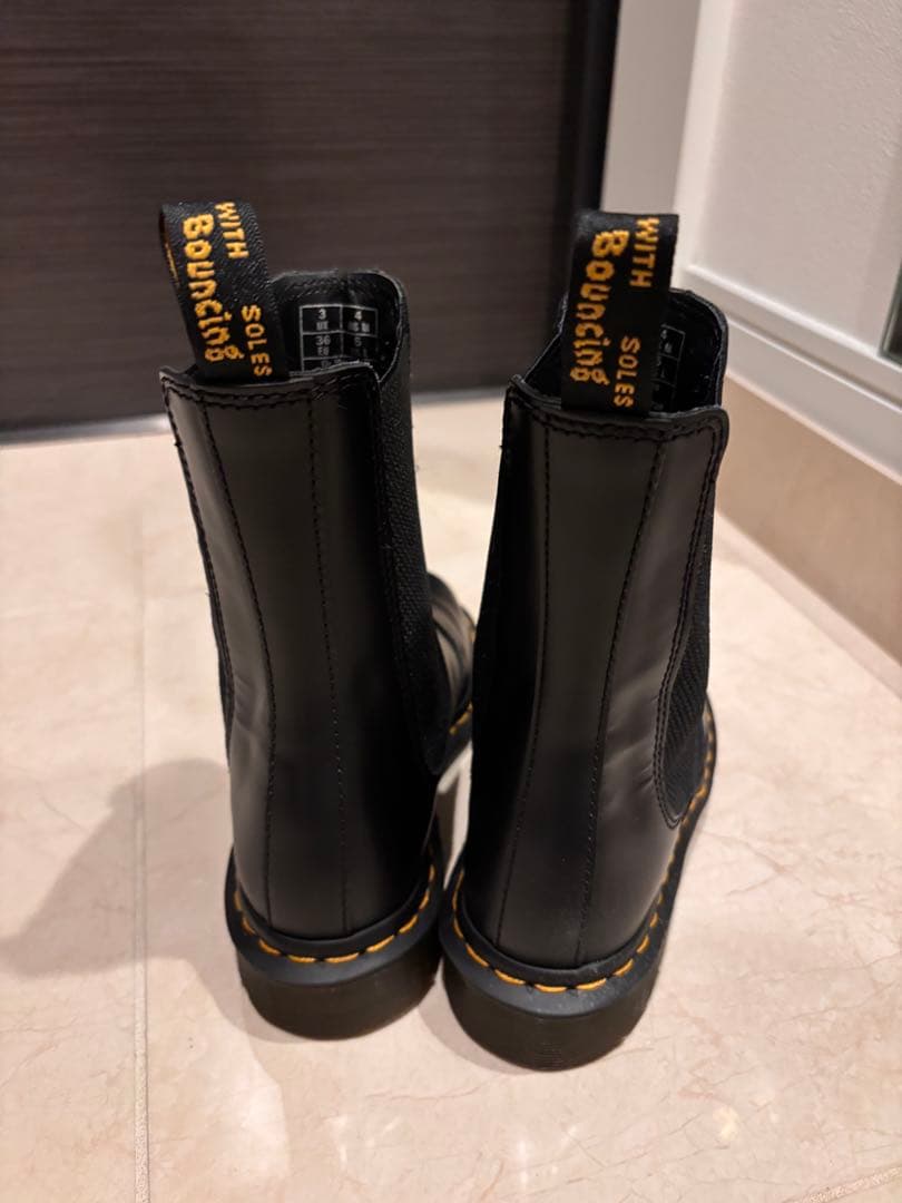 Dr. Martens チェルシーブーツ