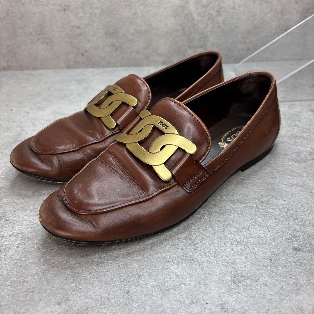 人気定番品！TOD’S トッズ ケイト レザー ローファー メタルチェーン