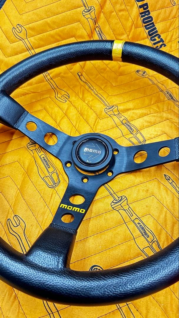 MOMO mod.07 ステアリング ディープコーン