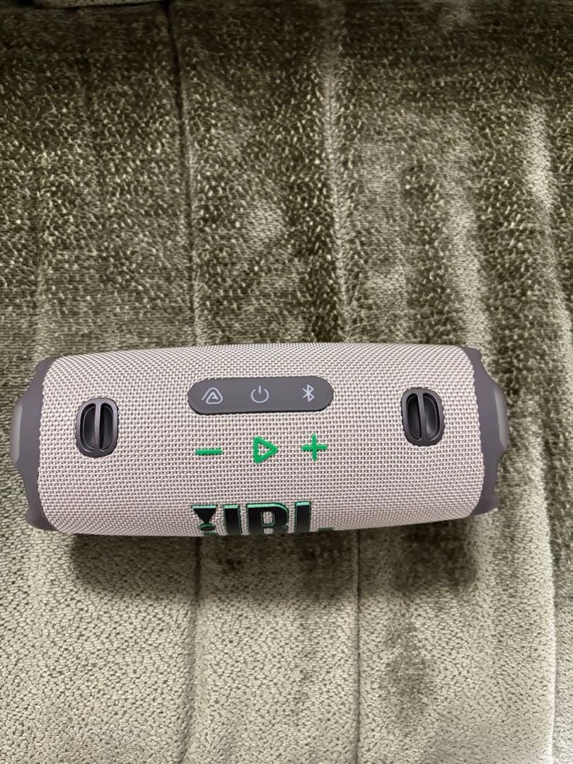 JBL charge6 ウィンブルドングリーン　未使用に近い
