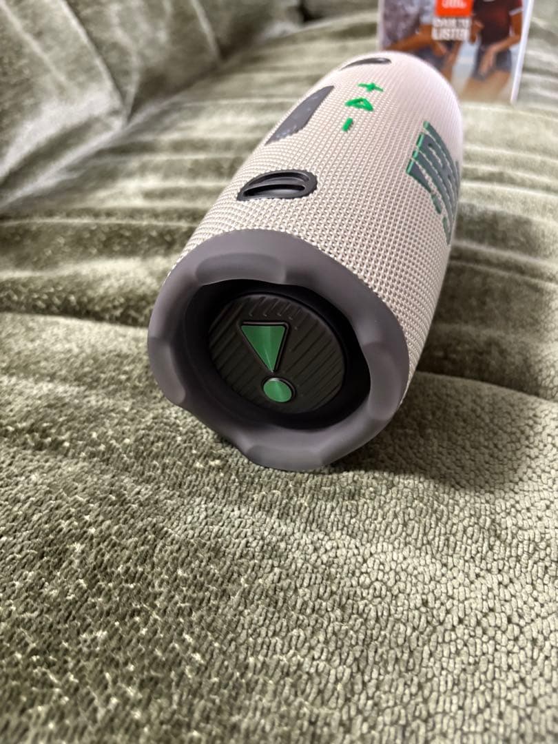 JBL charge6 ウィンブルドングリーン　未使用に近い