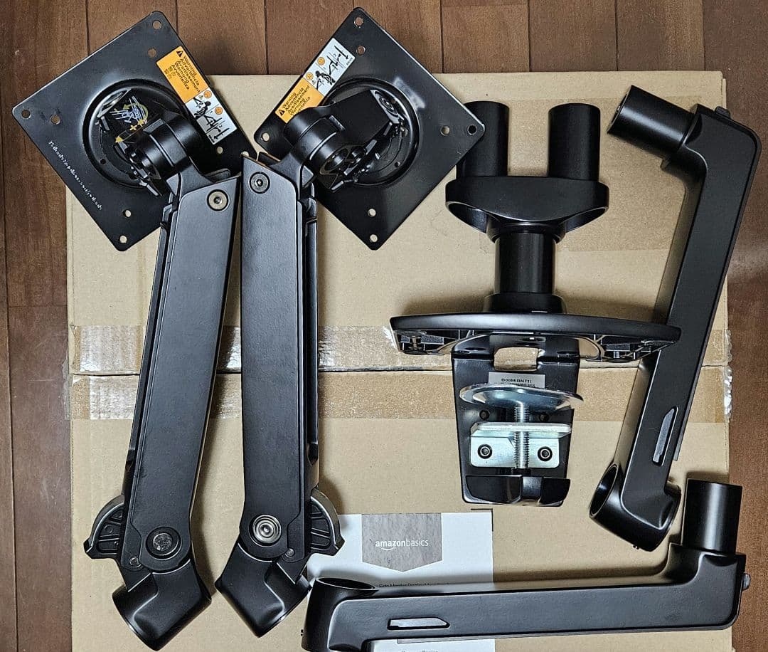 Amazonベーシック デュアルモニターアーム（エルゴトロン製）