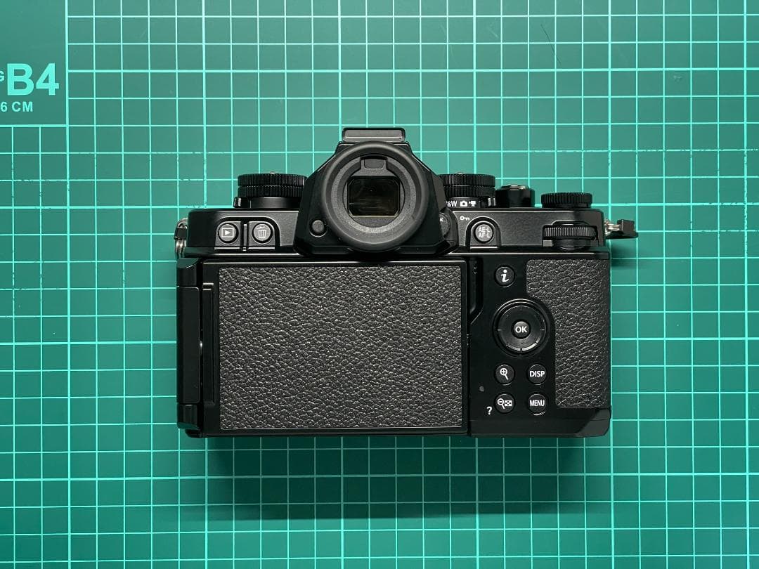 [美品・保証残] Nikon Zf レンズキット 40mm f2 SE グリップ