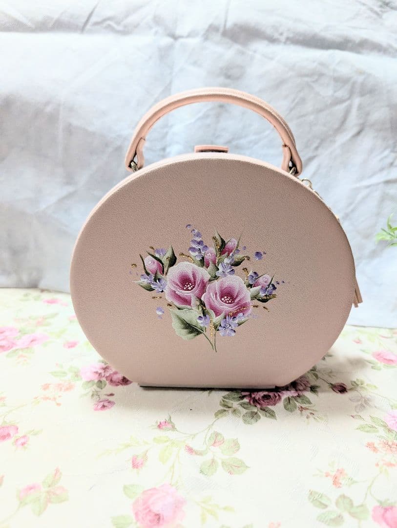 手描きの薔薇が素敵なアクセサリーBOX