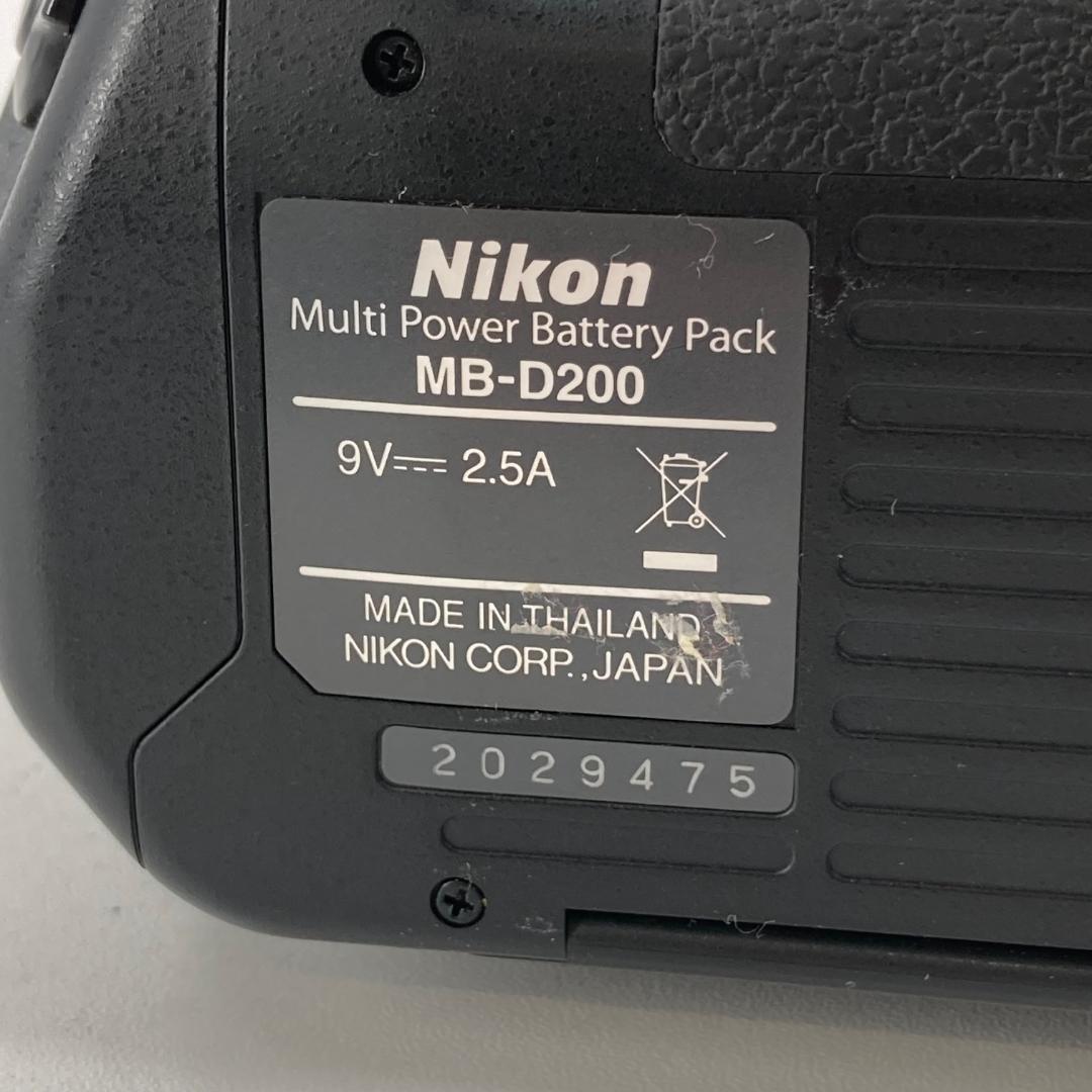 Nikon ニコン　デジタル一眼レフカメラ　D200　バッテリーパック付き