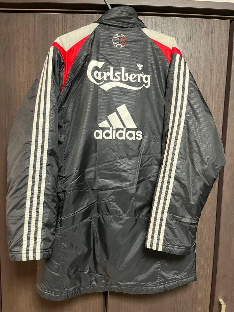 ADIDAS リヴァプール ベンチコート M 黒 赤 白