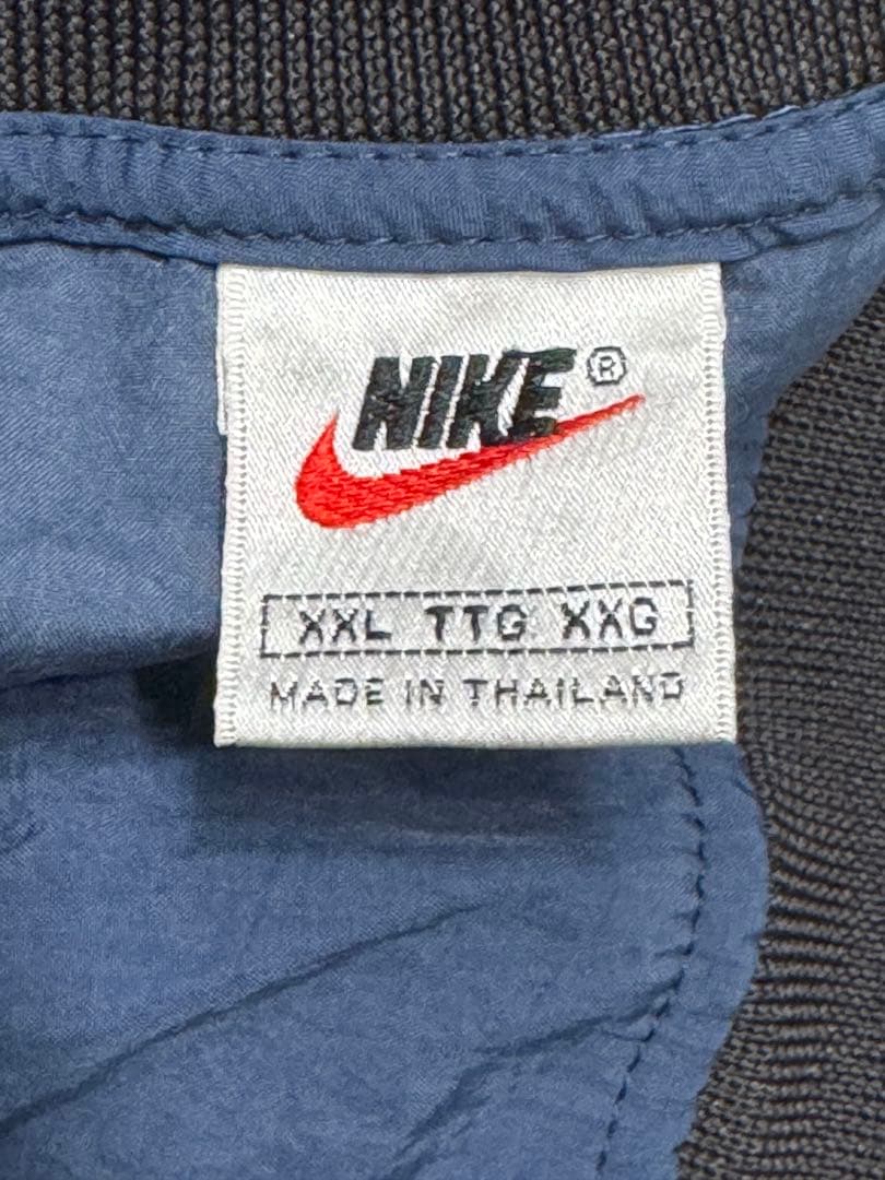 Nike 90’s ナイロンプルオーバー　ピステ