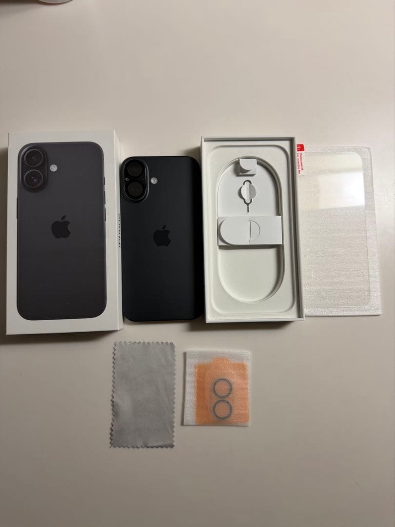 極美品　iPhone 16 128GB ブラック　バッテリー100% 箱付き