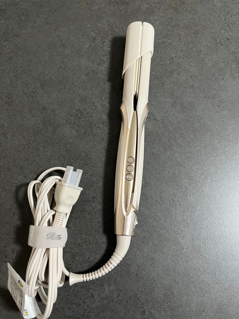 kmyum　リファストレートアイロン