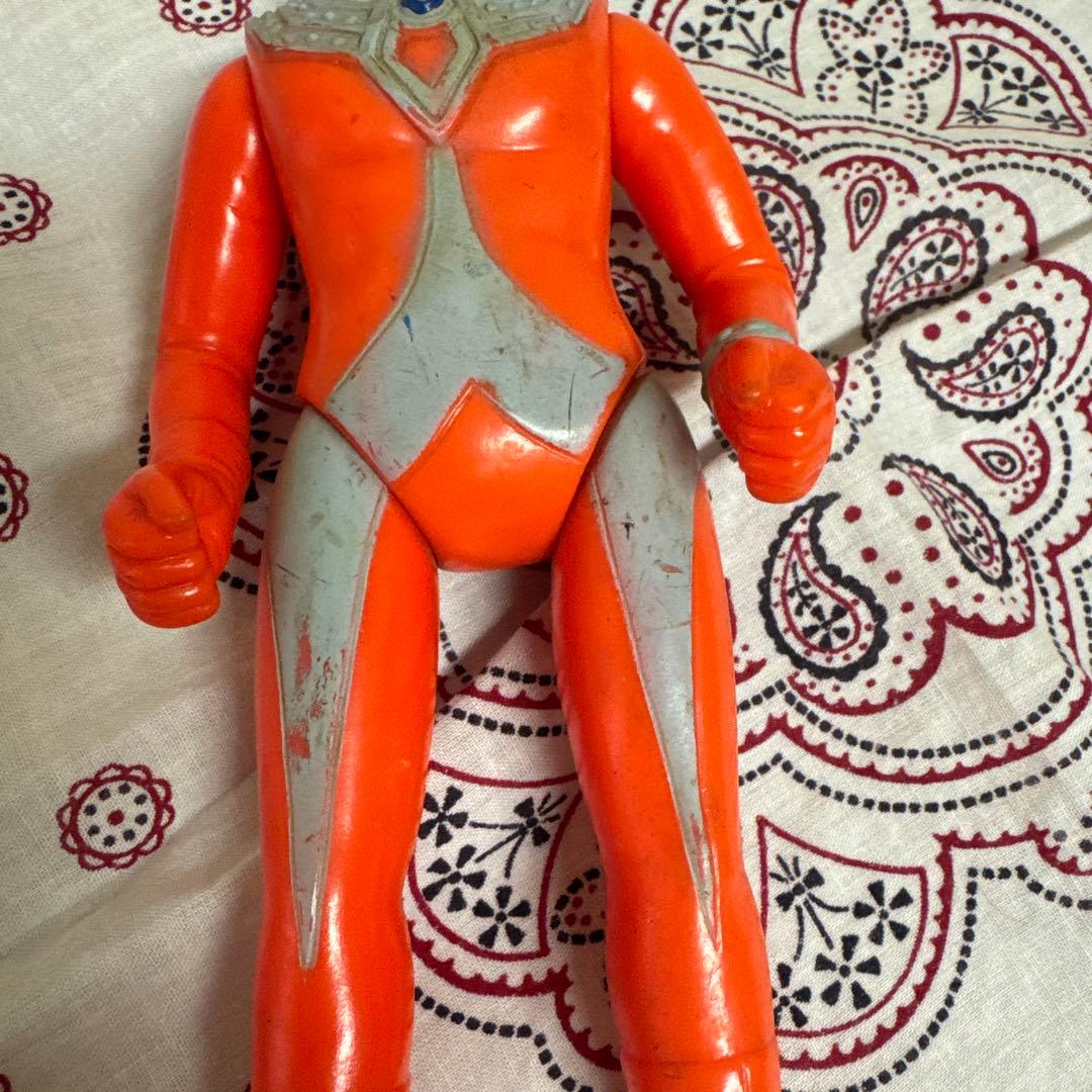 ブルマァク　ウルトラマンタロウ　マスク取れ