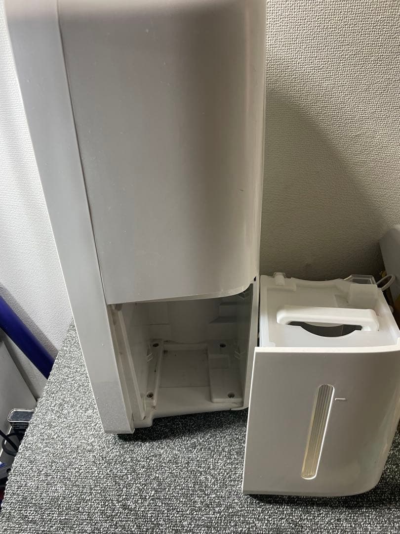 24年製 シャープ 衣類乾燥 除湿機 CV-R71-W