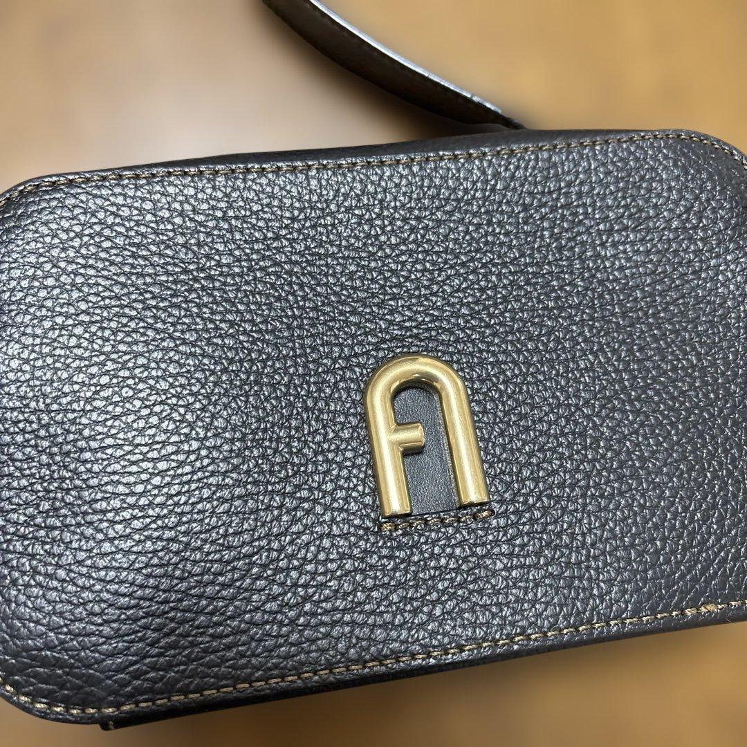 FURLA 革ショルダーバッグ