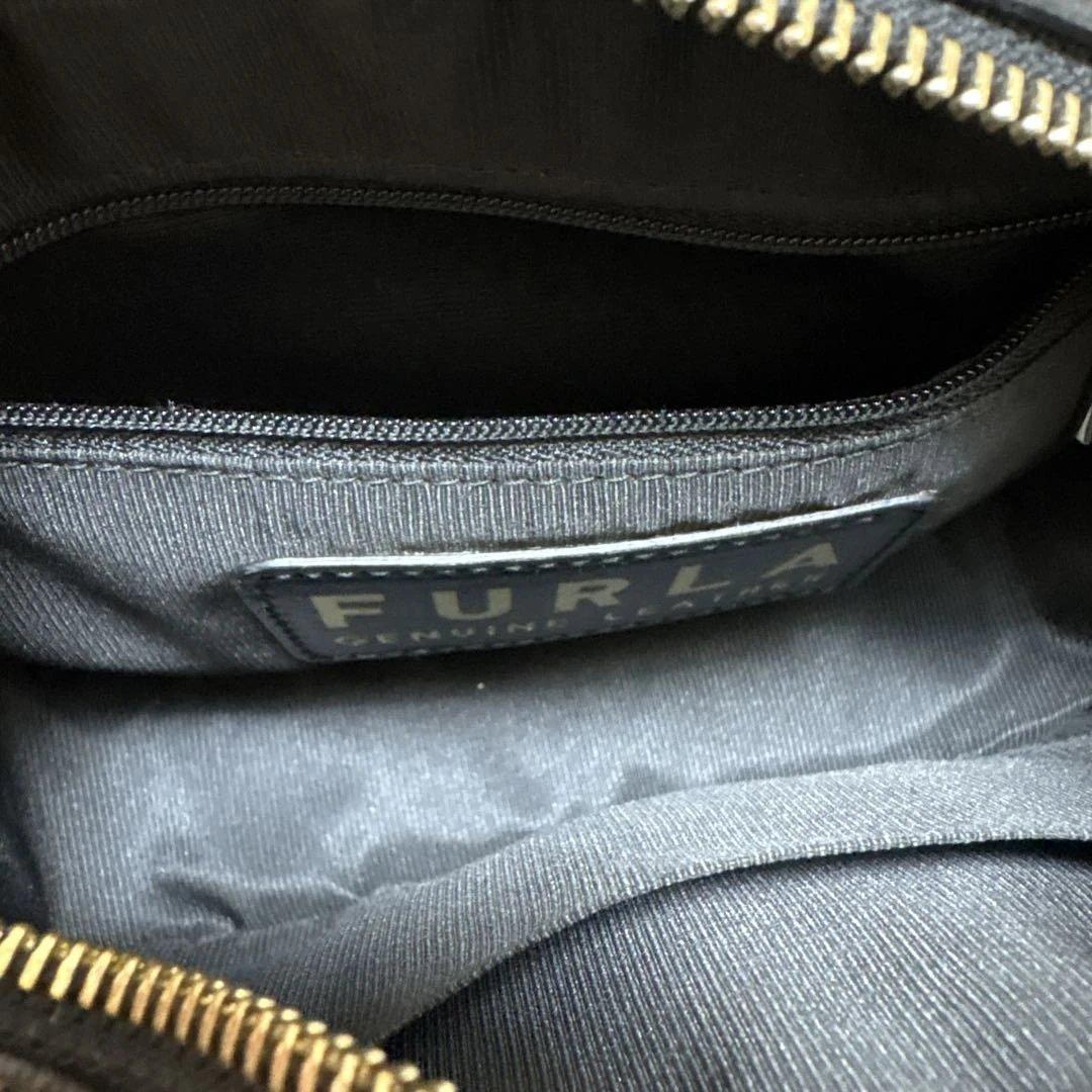 FURLA 革ショルダーバッグ