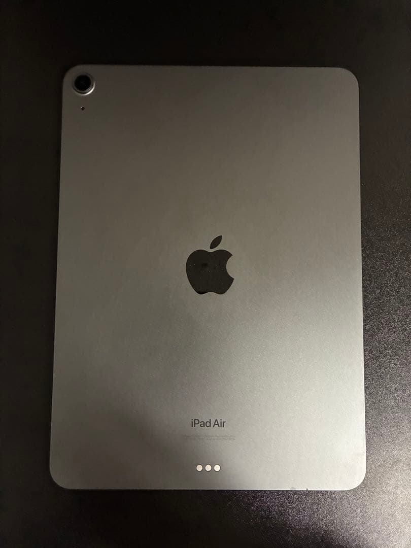 Apple iPad Air 第5世代 本体 カバー付き