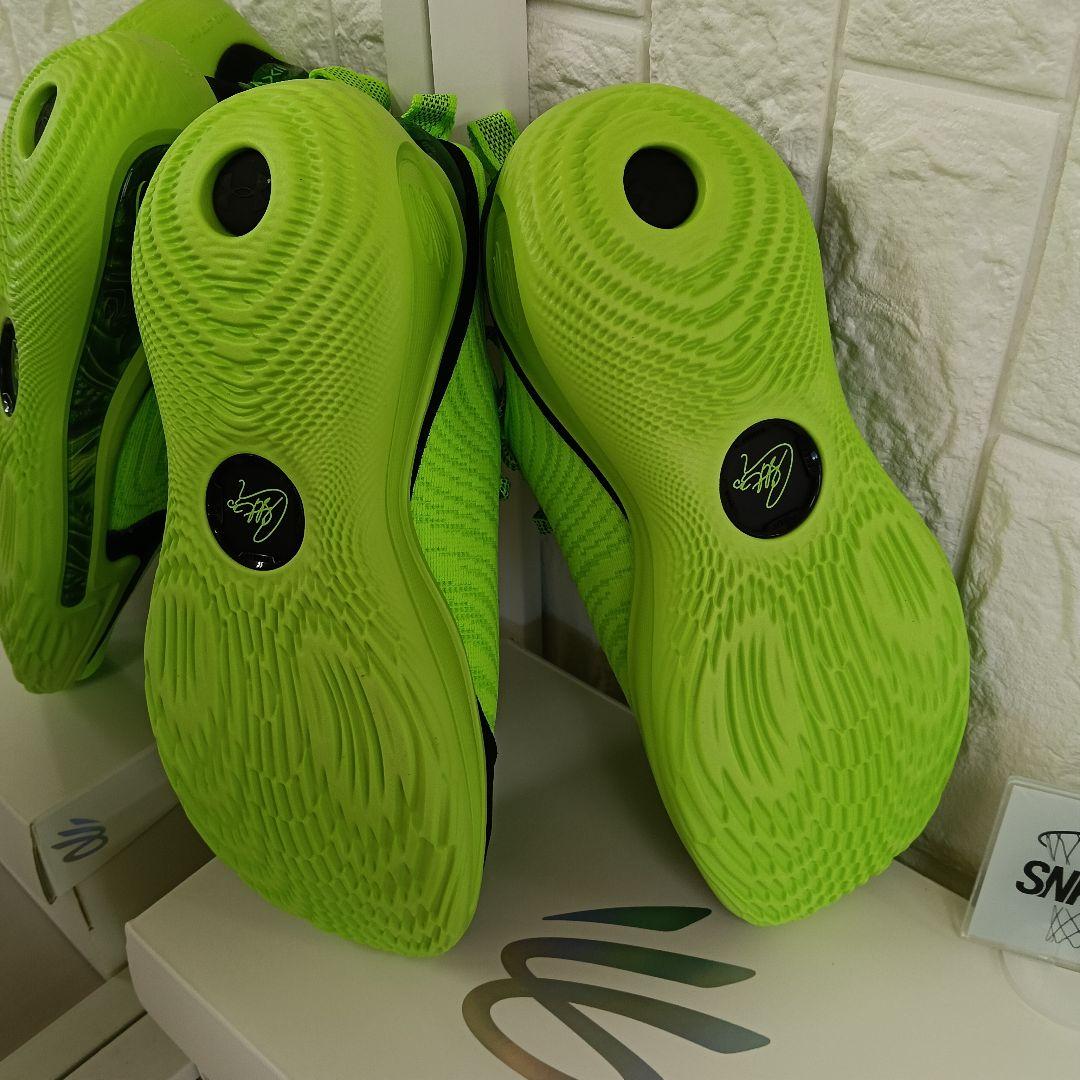 当日発送★アンダーアーマー カリー12「EXTRATERRESTRIAL」US9