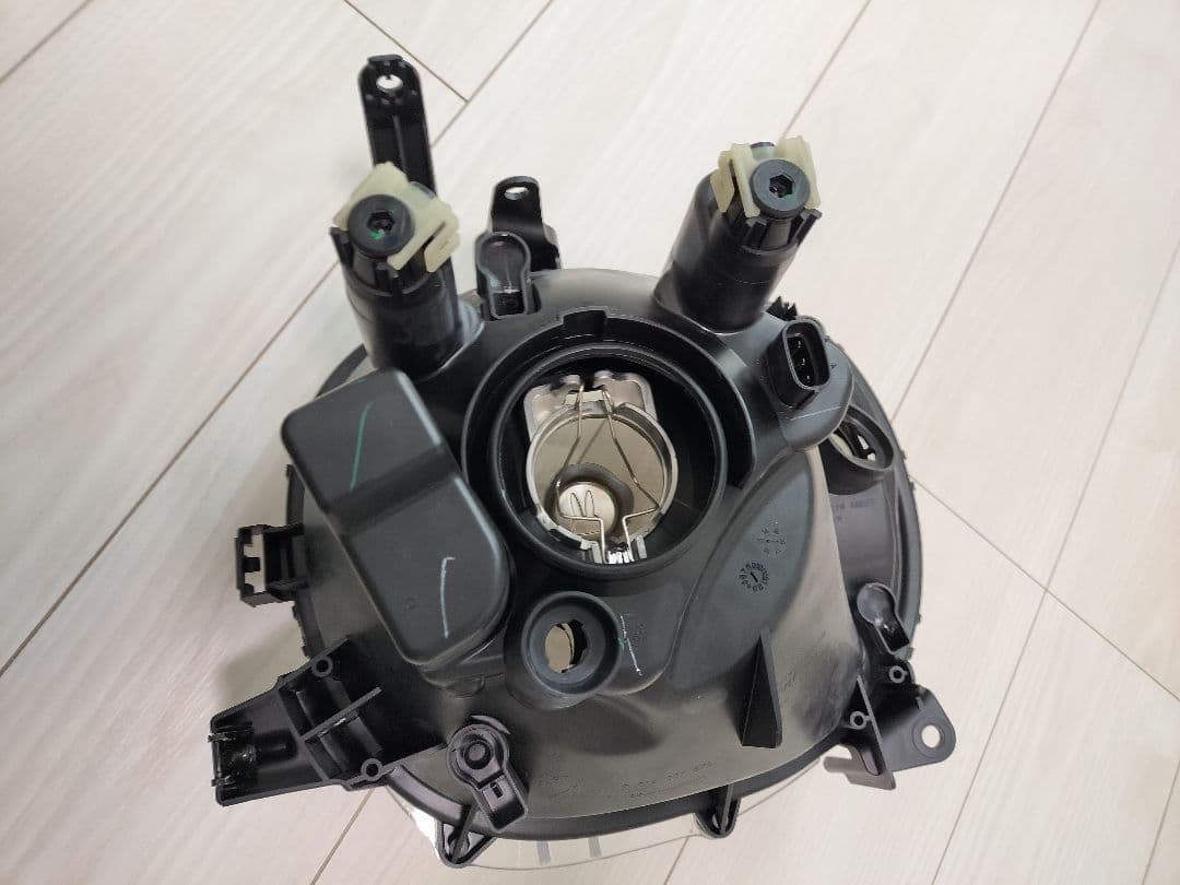 新品未使用　スズキ ラパン 純正ハロゲンヘッドライト 左右