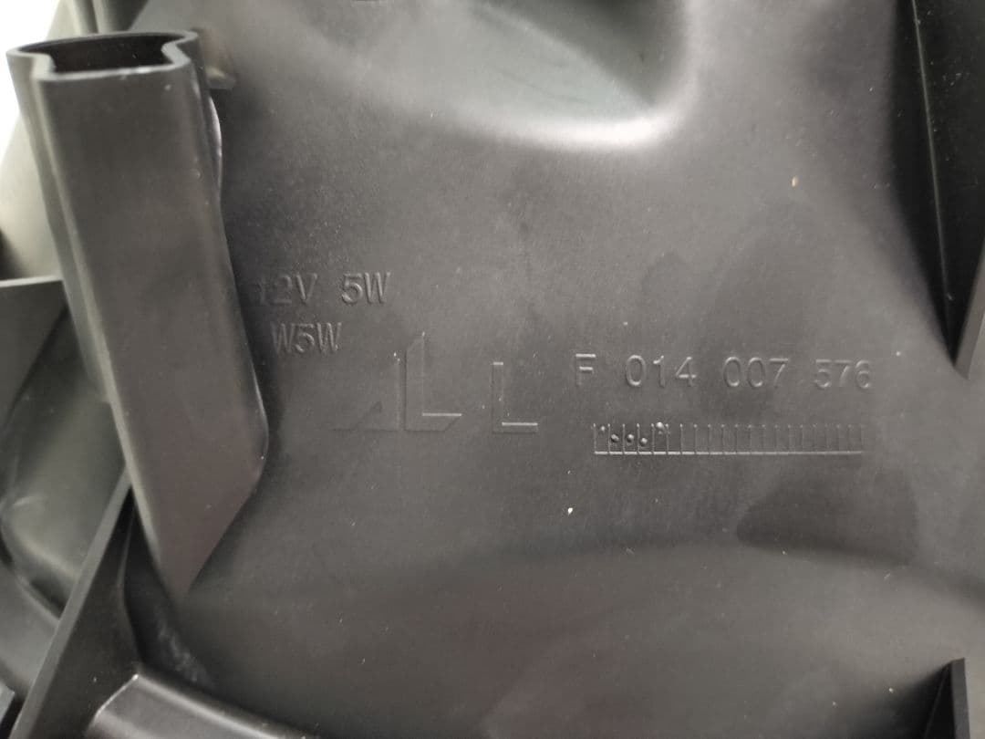 新品未使用　スズキ ラパン 純正ハロゲンヘッドライト 左右