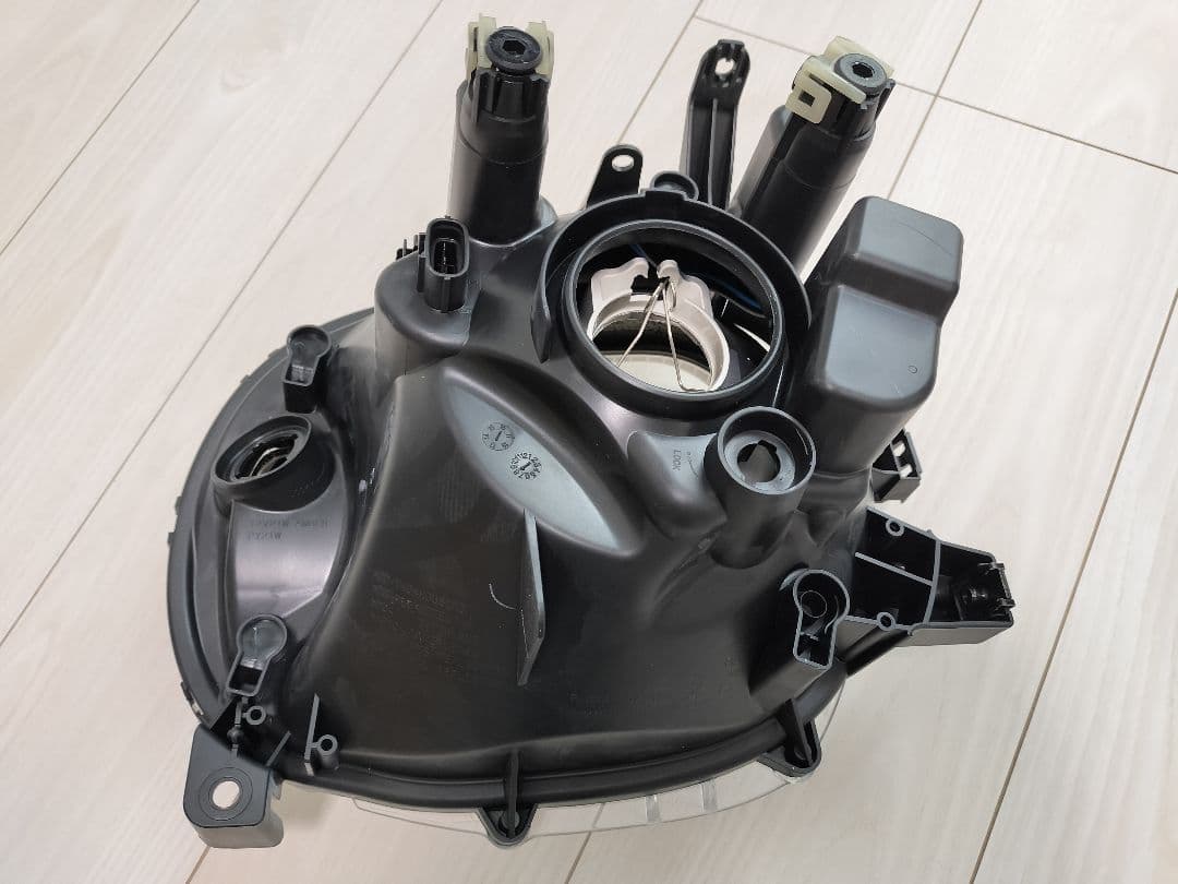 新品未使用　スズキ ラパン 純正ハロゲンヘッドライト 左右